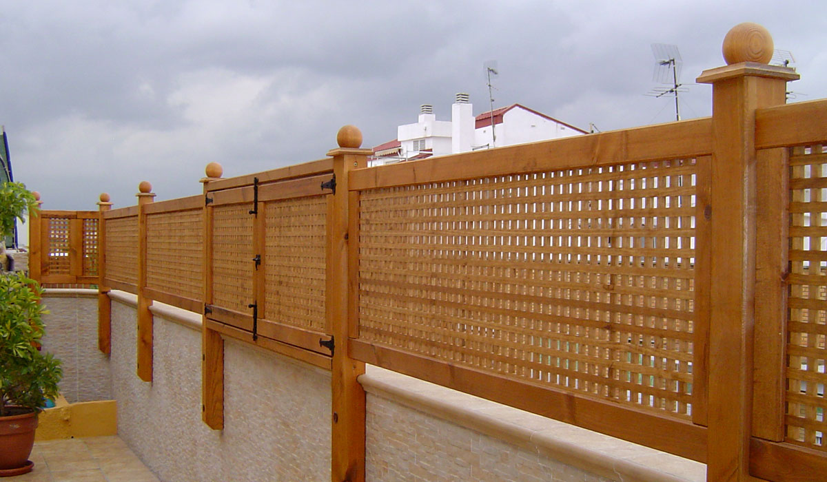 Celosias de madera Madrid - Celosías para ático, terraza y jardín